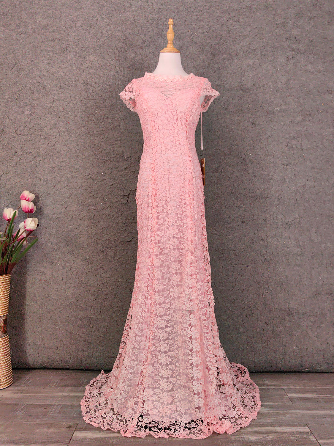 Elegant Pink Mermaid Short Sleeve Crew Neck Cutout Lace Long Formal Prom Dress Main image