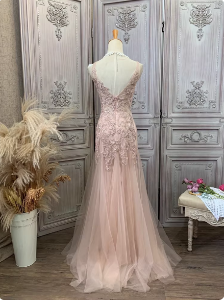 Elegant Pink Mermaid V-Neck Lace Embroidery Tulle Long Formal Prom Dress