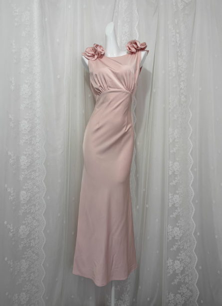 Elegant Pink Sleeveless 3D Floral Crew Neck Satin Long Formal Prom Dress Main image