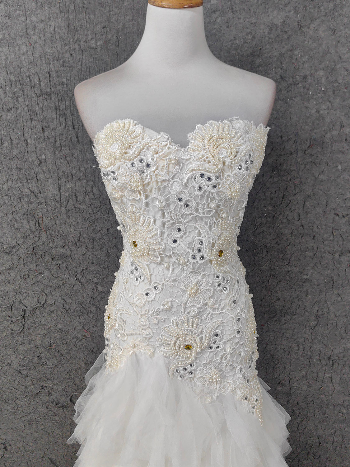 Elegant Pure White Sweetheart Neck Pearl Lace Tulle Long Formal Prom Dress