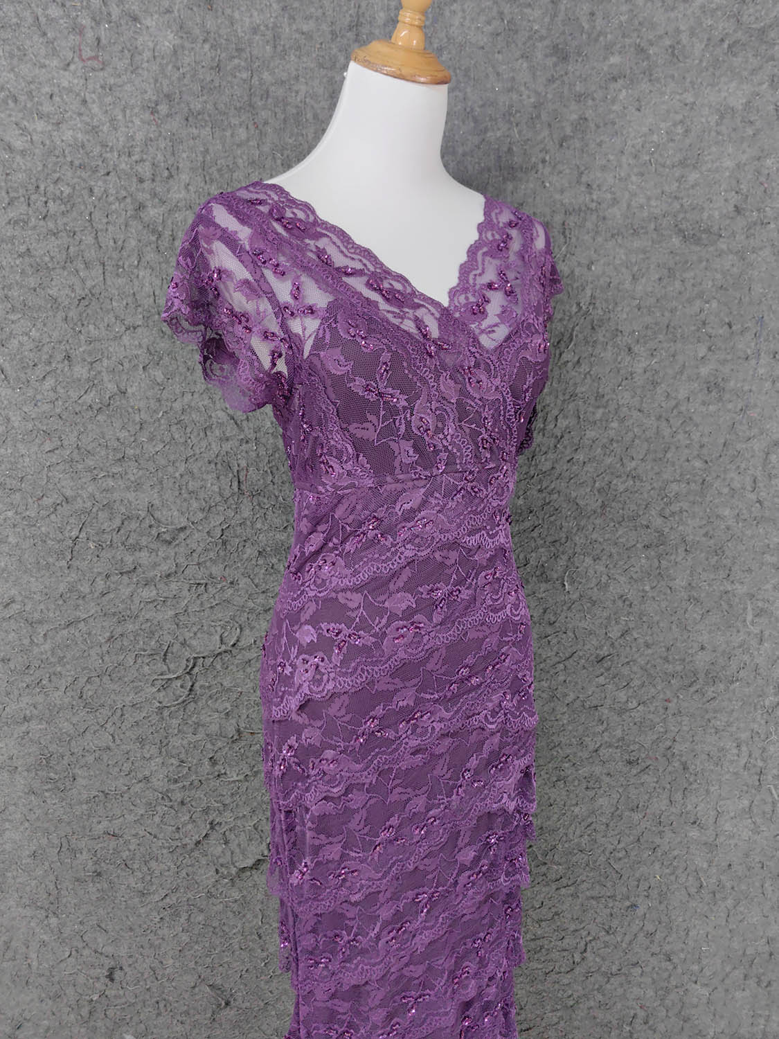 Elegant Purple V-Neck Lace Long Formal Prom Dress
