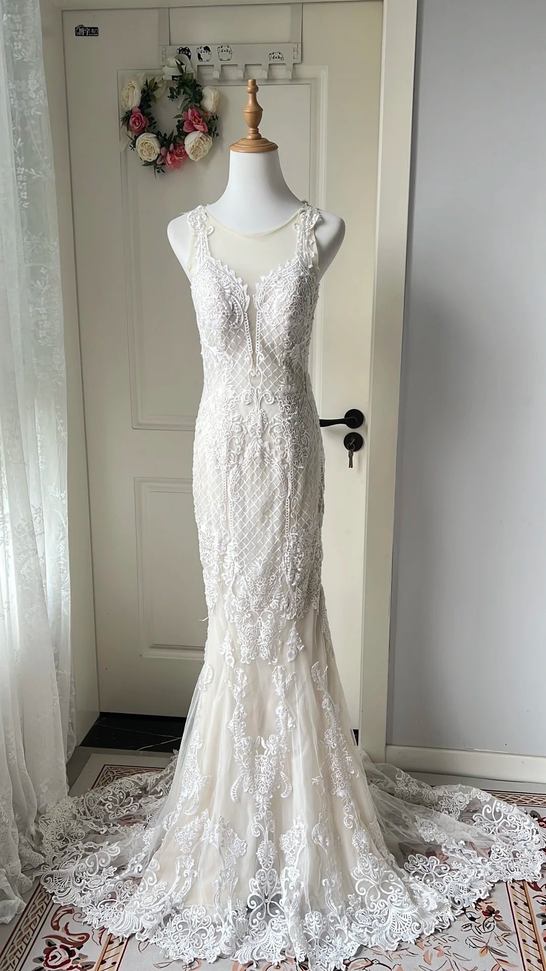 Elegant Retro White Mermaid Round Neck Lace Train Formal Prom Dress Wedding Dress