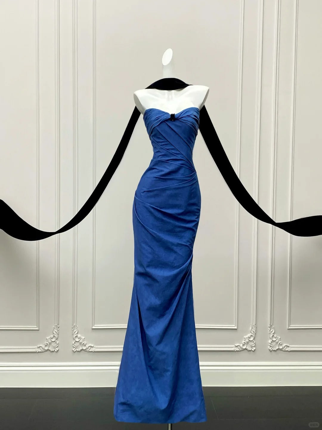 Elegant Royal Blue Mermaid Strapless Pleated Long Formal Prom Dress Secondary image