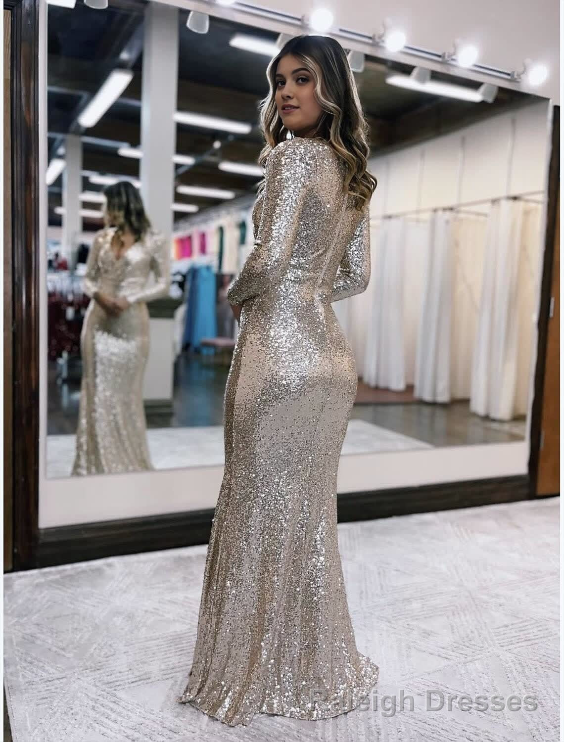 Elegant Sheath V Neck Long Sleeves Sequin Prom Dress