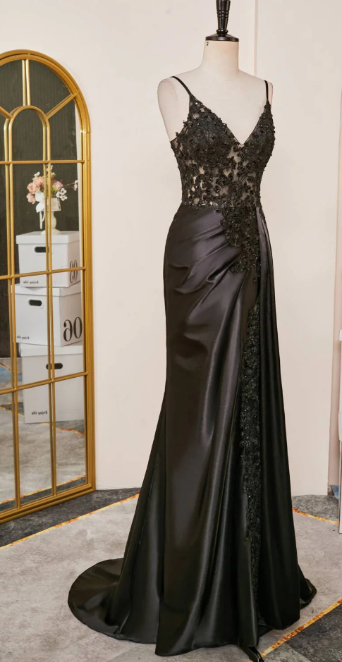 Elegant Black Spaghetti Straps Prom Dress Satin Sheath Prom Dress Long With Slits