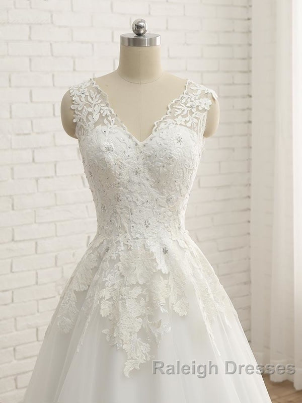 Elegant V Neck Lace Ball Gown Wedding Dress