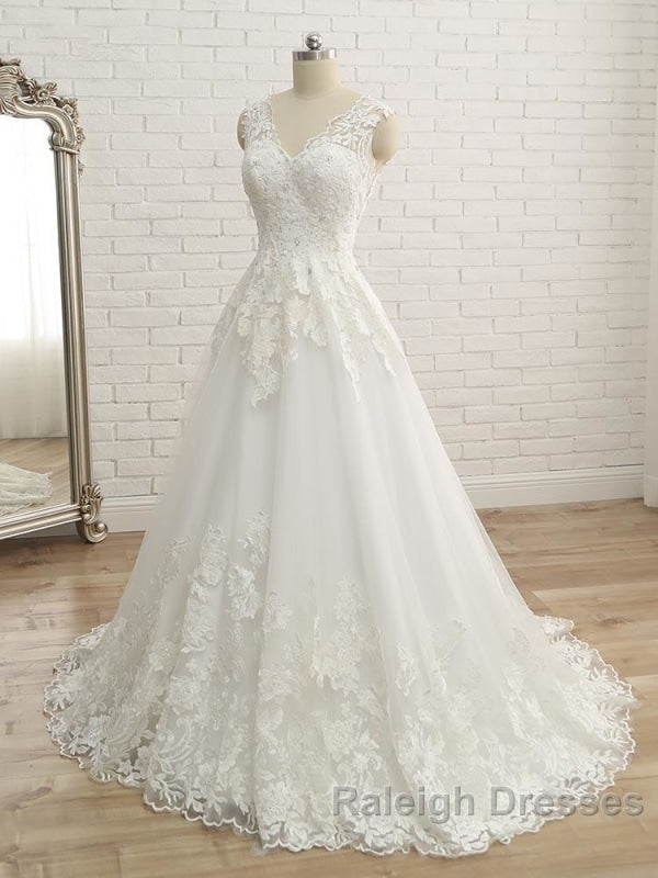 Elegant V-Neck Lace Ball Gown Wedding Dresses Secondary image