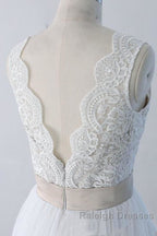 Elegant V Neck Lace Tulle A Line Wedding Dresses