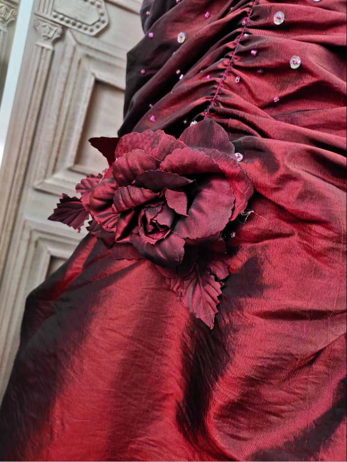 Elegant Vintage Burgundy Strapless Ruched Satin Long Formal Prom Dress