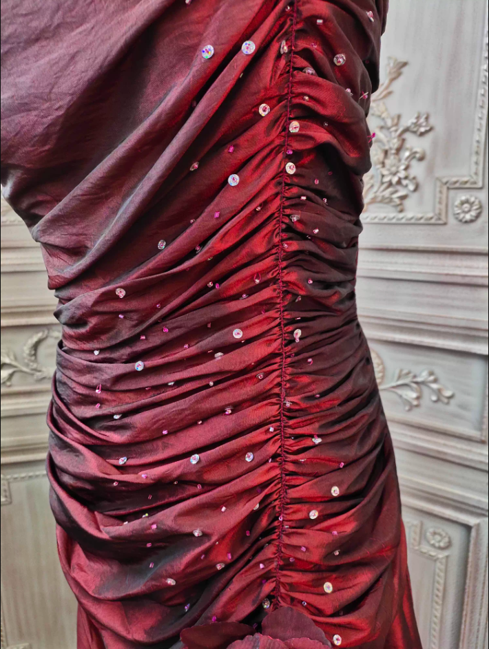 Elegant Vintage Burgundy Strapless Ruched Satin Long Formal Prom Dress