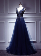 Elegant Vintage Navy Blue V-Neck Lace Embroidery Tulle Long Formal Prom Dress