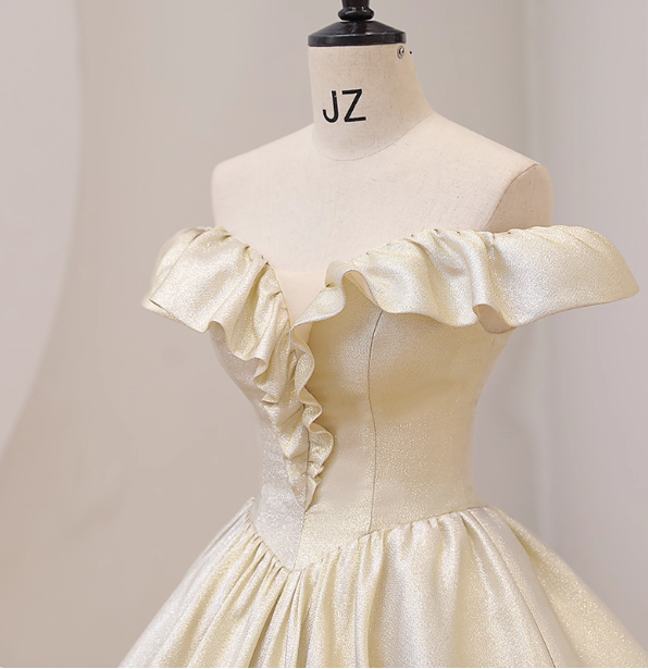Elegant Vintage One-Shoulder Ruffle Shiny Satin Ball Gown Prom Dress Sweet 16 Dress Secondary image
