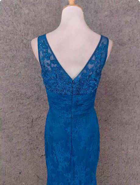 Elegant Vintage Royal Blue V-Neck Lace Long Formal Prom Dress