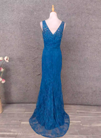 Elegant Vintage Royal Blue V-Neck Lace Long Formal Prom Dress
