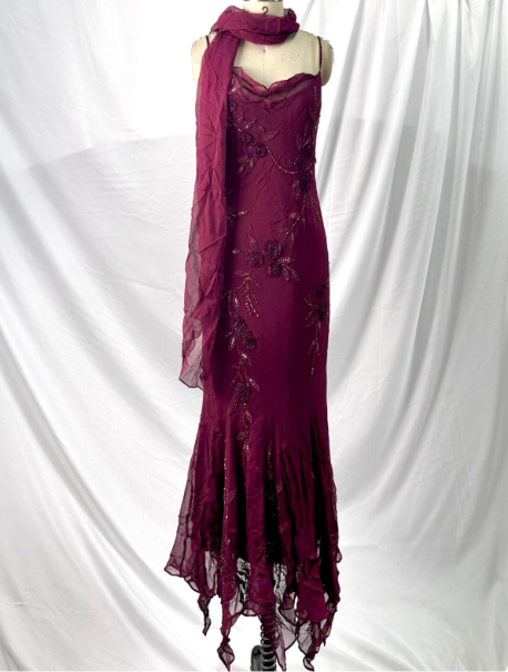 Elegant Vintage Burgundy Beaded Embroidery Thin Strap Mermaid Chiffon Long Formal Prom Dress Main image