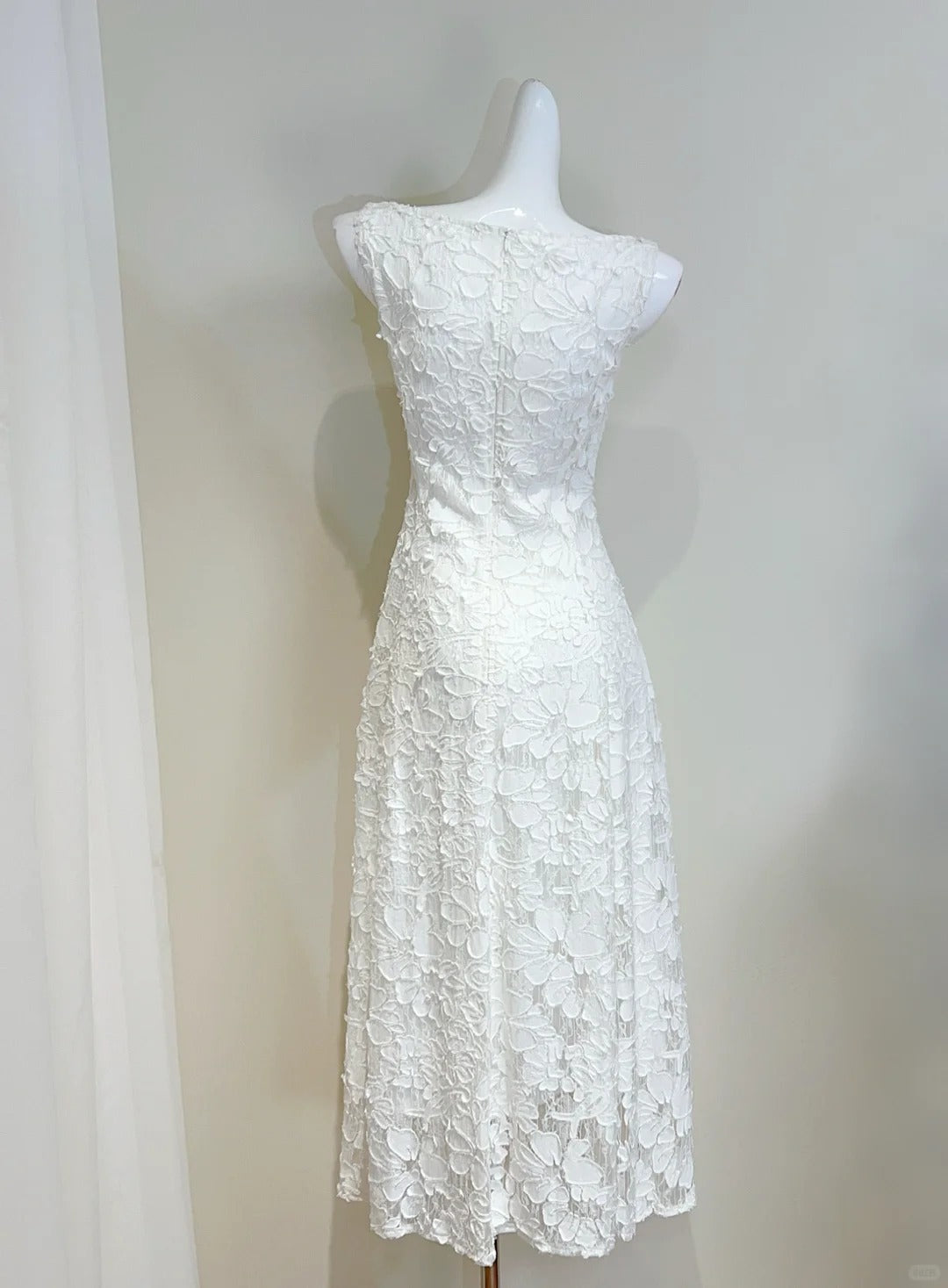 Elegant White A-Line Round Neck Lace Pattern Formal Prom Dress Bridesmaid Dress
