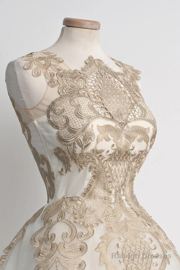 Elegant White Homecoming Dresses Knee-Length With Lace Secondary image