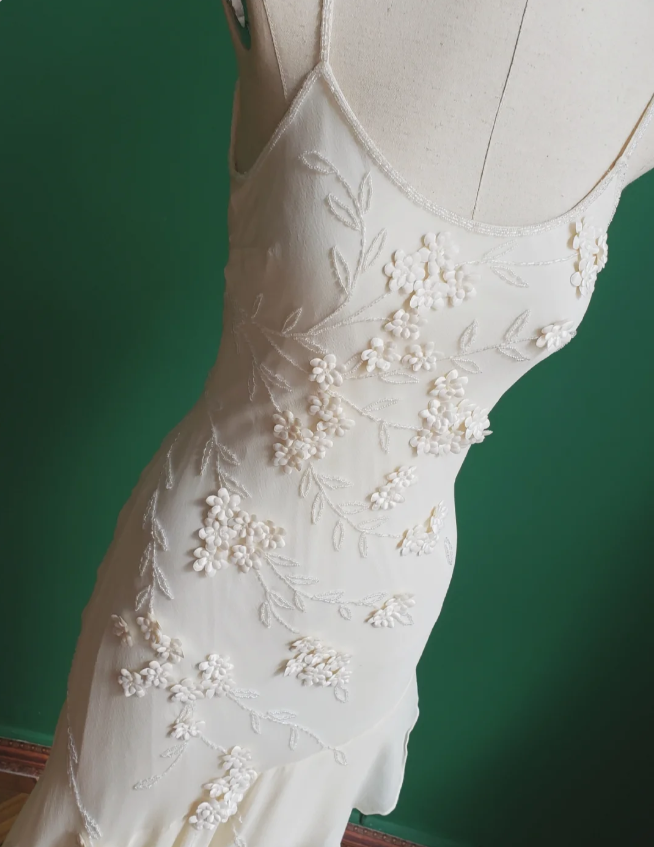 Elegant White Mermaid Spaghetti Strap U-Neck 3D Foral Embroidery Chiffon Formal Prom Dress