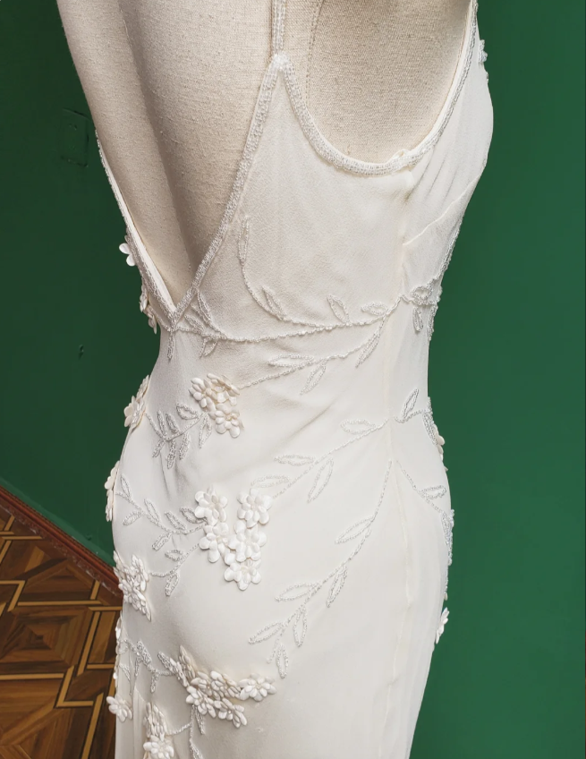 Elegant White Mermaid Spaghetti Strap U-Neck 3D Foral Embroidery Chiffon Formal Prom Dress