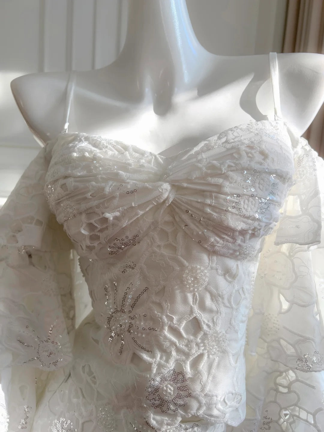 Elegant White Mermaid Strapless Off-The-Shoulder Lace Long Formal Prom Dress