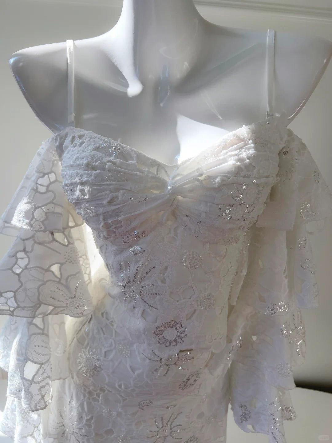 Elegant White Mermaid Strapless Off-The-Shoulder Lace Long Formal Prom Dress