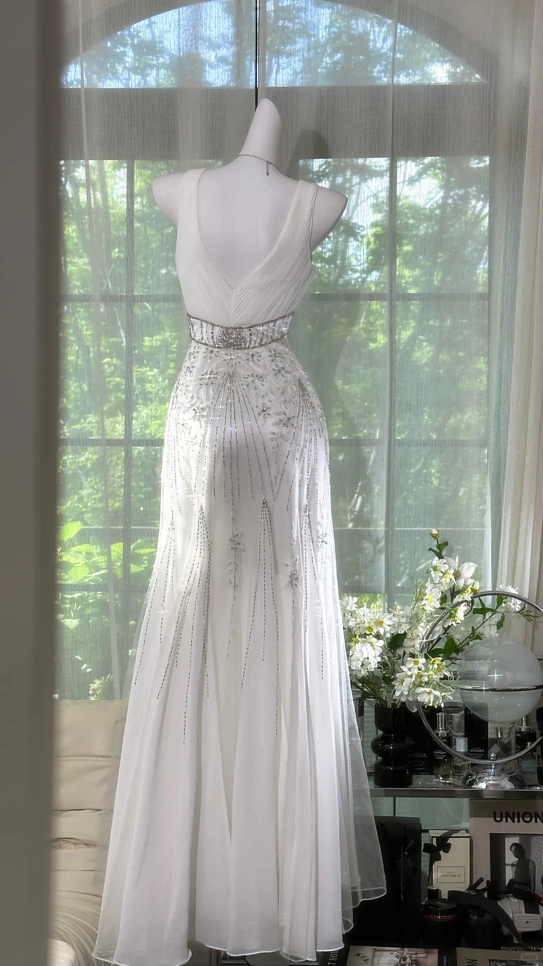 Elegant White Mermaid Strapless V-Neck Beaded Chiffon Long Formal Prom Dress