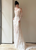 Elegant White Strappy Backless Lace Train Wedding Dress