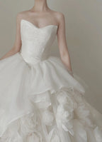 Elegant White Trailing Heart-Shaped Neckline 3D Floral Tulle Ball Gown Wedding Dress