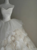 Elegant White Trailing Heart-Shaped Neckline 3D Floral Tulle Ball Gown Wedding Dress