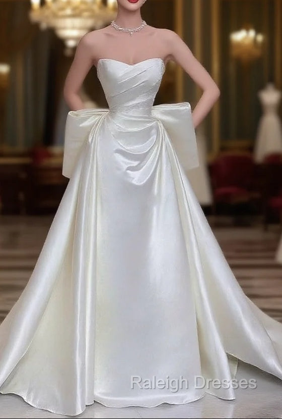 Elegant White Wedding Dresses With Train Mermaid Bridal Gown Main image