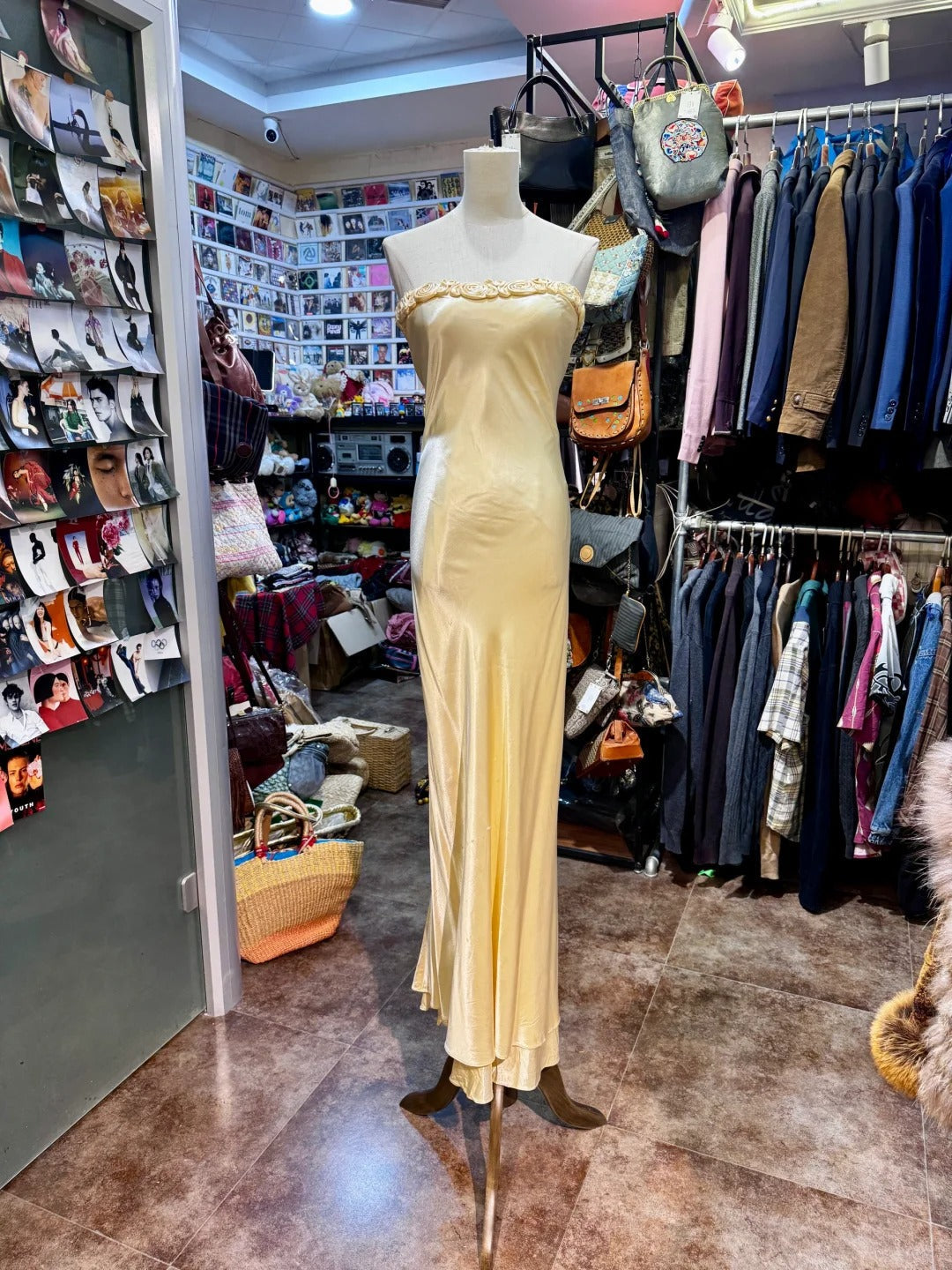 Elegant Yellow Mermaid Strapless Three-Dimensional Floral Satin Long Formal Prom Dress Bridesmaid Dress Secondary image