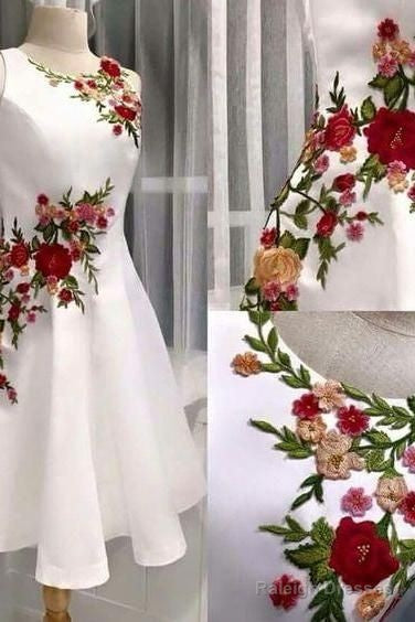 Embroidery Flowered A-Line Homecoming Dresses Short Prom Dress