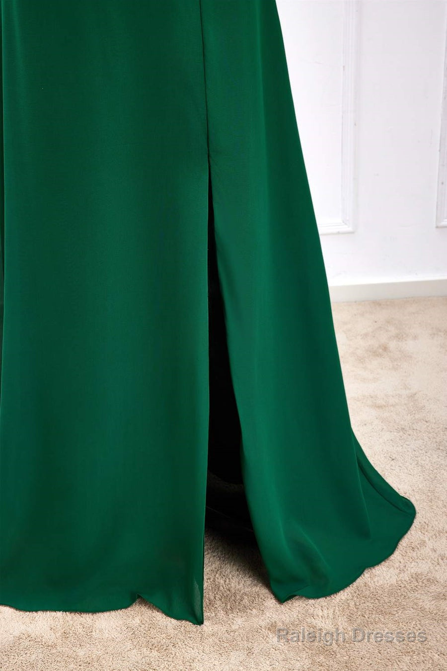 Emerald Green Ruffled Straps A-Line Bridesmaid Dresses With Slit