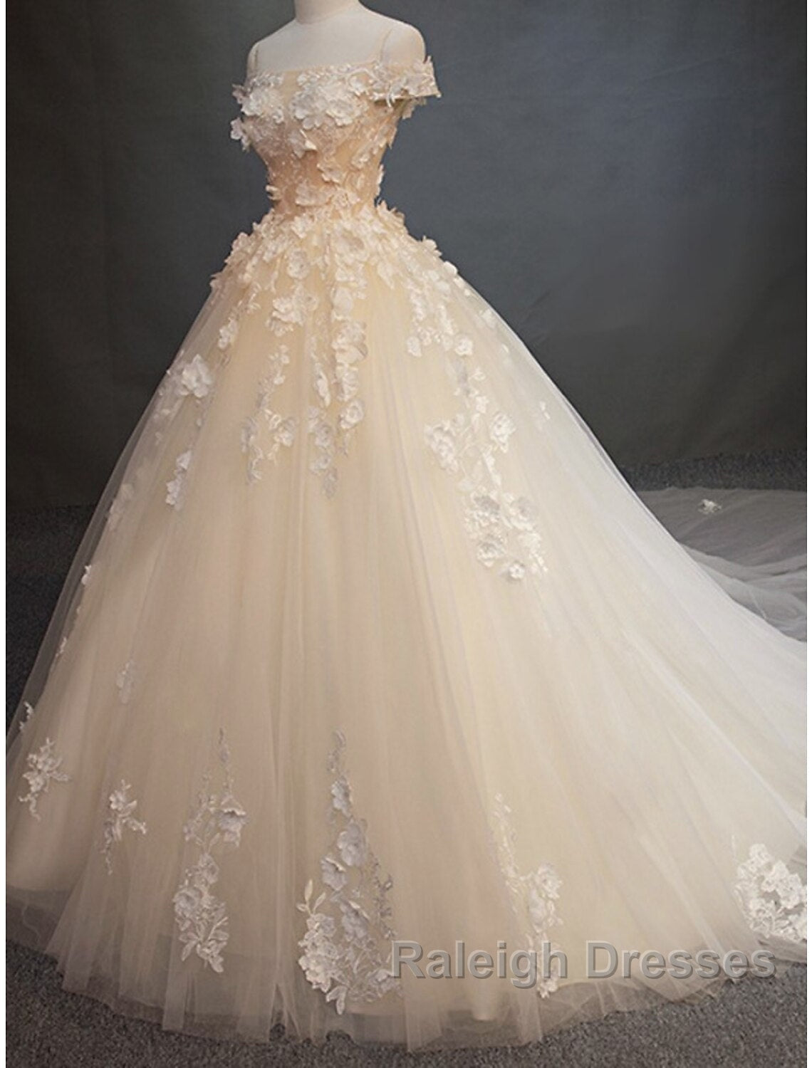 Engagement Vintage Prom Wedding Dress Ball Gown Off Shoulder Cap Sleeve Cathedral Train Lace Bridal Gowns With Pearls Appliques Secondary image