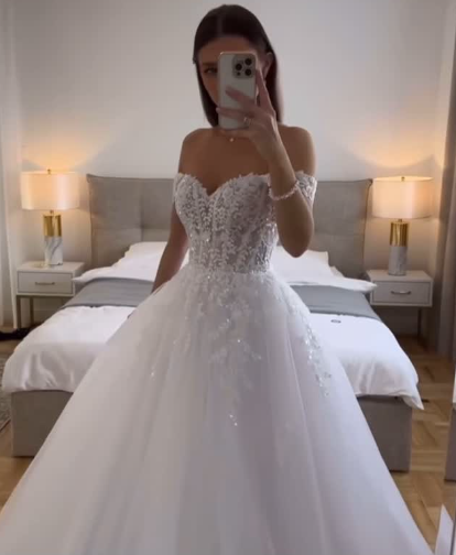 Ethereal Wedding Dresses Ball Gowns Off The Shoulder Tulle White Wedding Dress Bridal Gown
