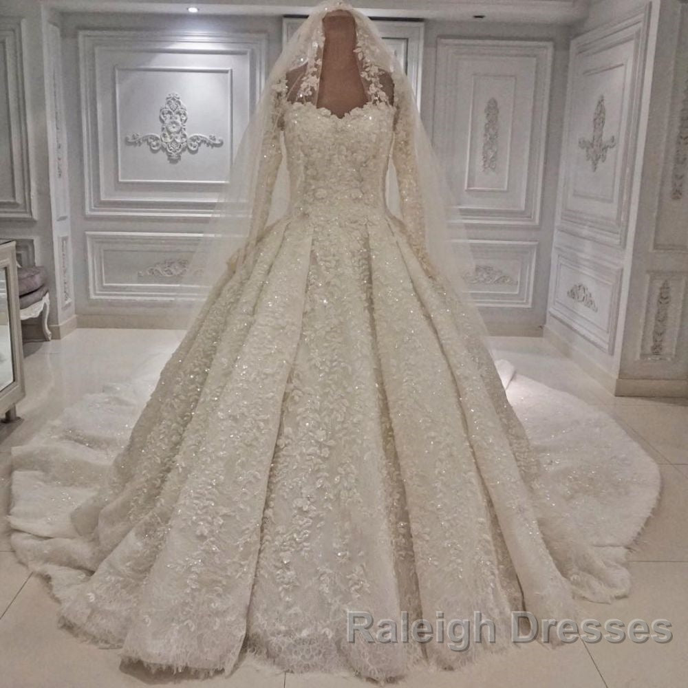 Expensive Lace Appliques Long Sleevess Ball Gown Wedding Dresses