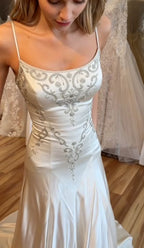 Exquisite Ivory Mermaid Long Wedding Dress Appliques Satin Bridal Dresses
