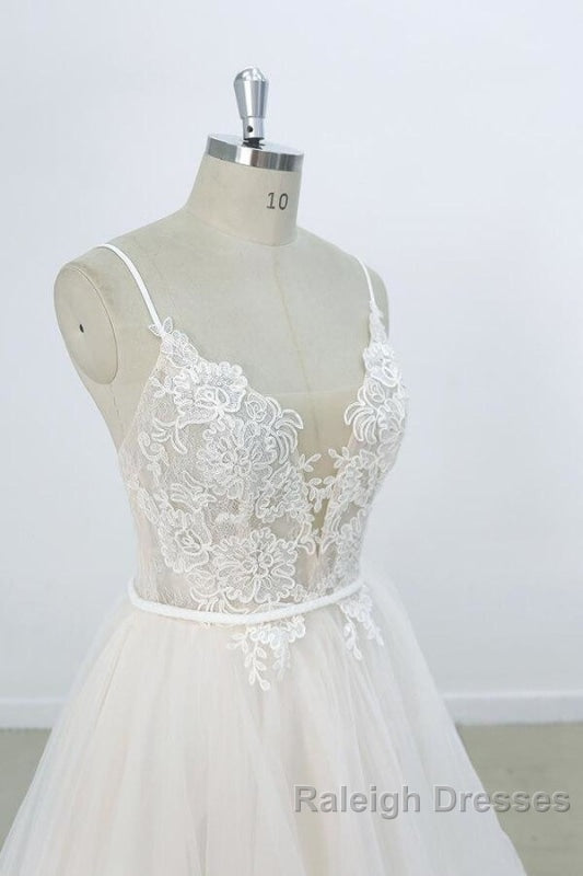 Eye-catching Appliques Tulle A Line Wedding Dresses