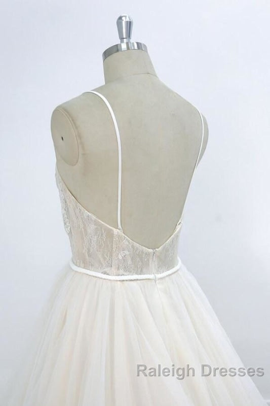 Eye-catching Appliques Tulle A Line Wedding Dresses