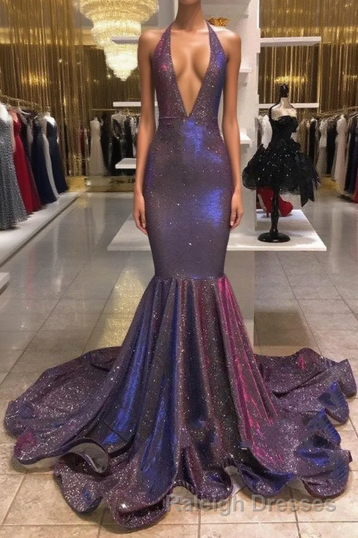Chic Deep V-Neck Sleeveless Prom Dresses New Arrival Halter Memaiad Sequins Evening Gowns Main image