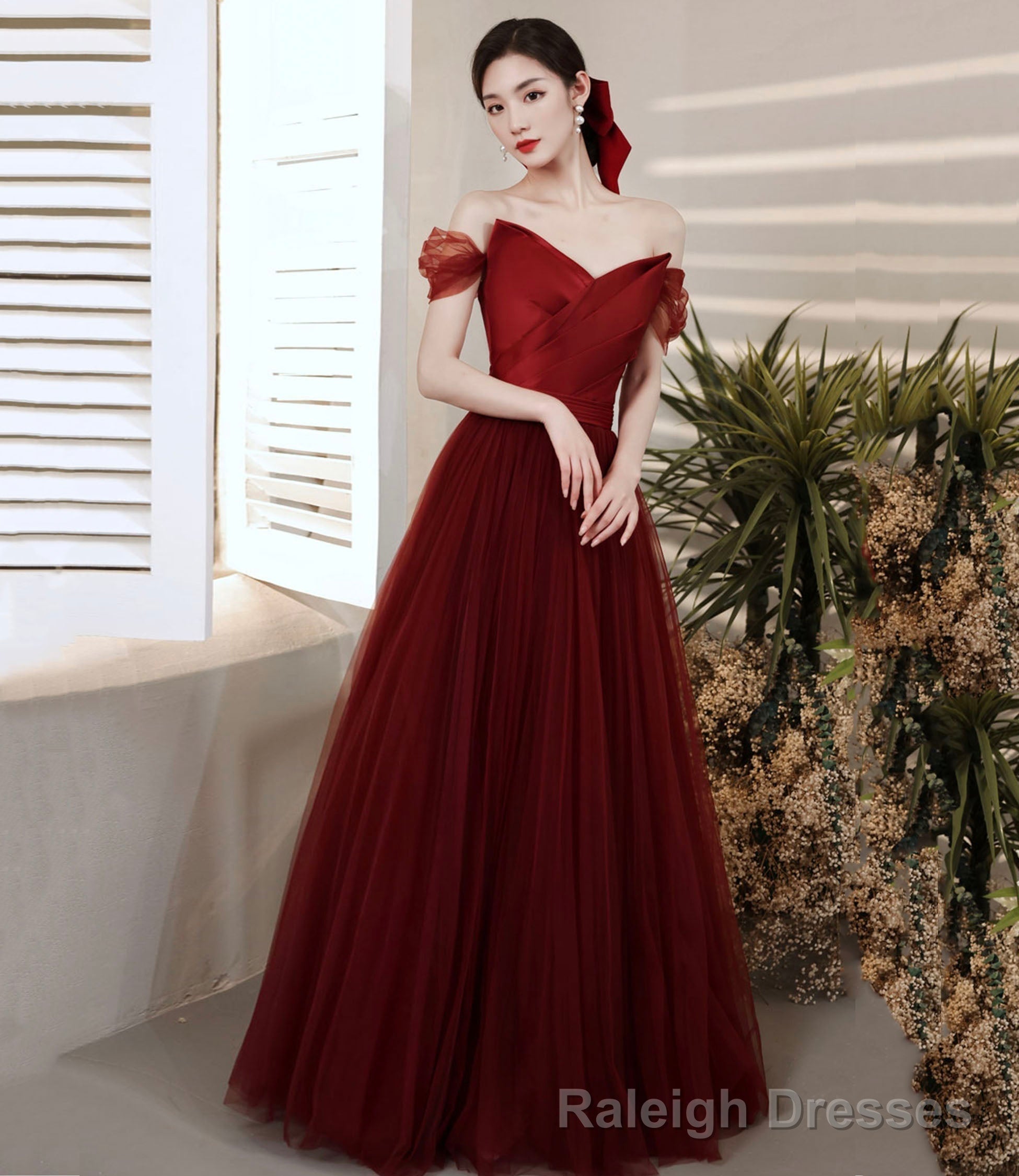 Burgundy tulle long prom dress A-line evening dress Main image