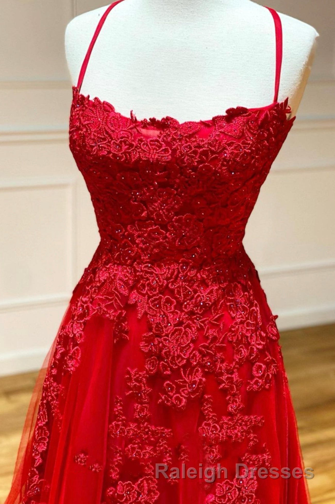 Red Long Prom Dresses Chic & Modern Lace Applique Straps Formal Dress Secondary image