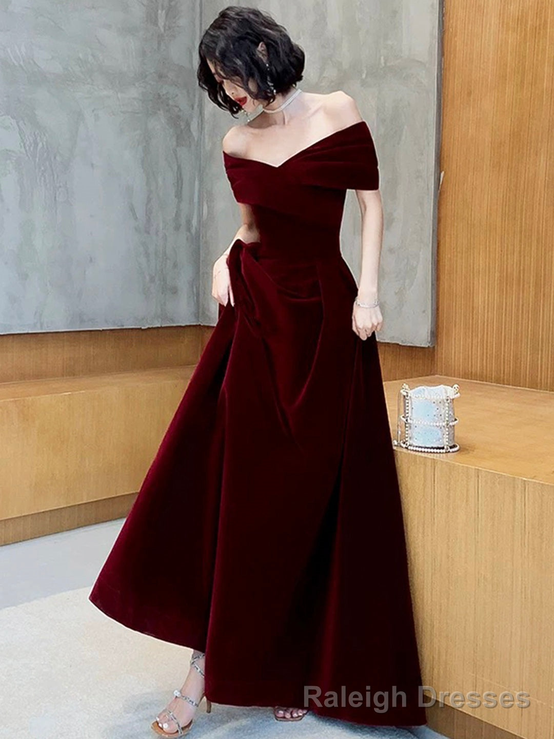 Burgundy Velvetl Long Prom Party Dress Secondary image