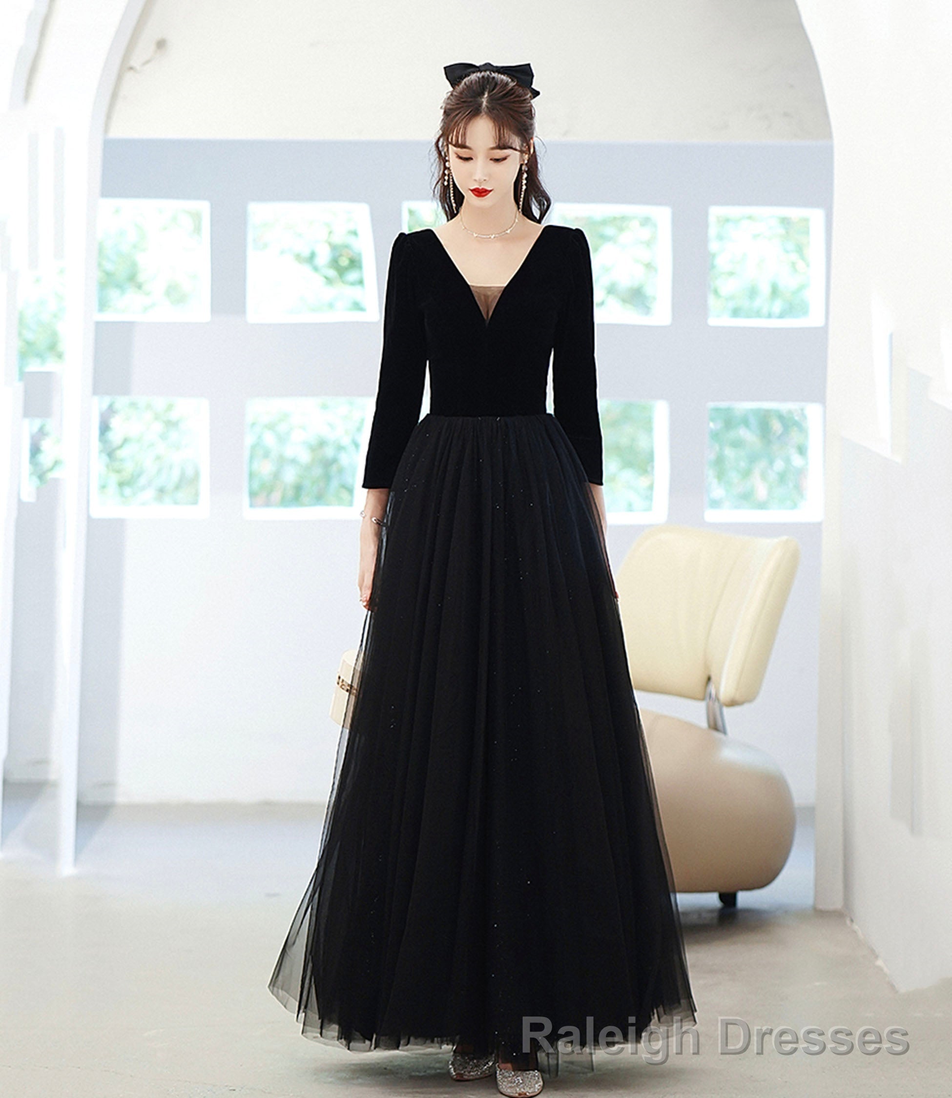 Black V-neck long sleeve prom dress evening dress Main image