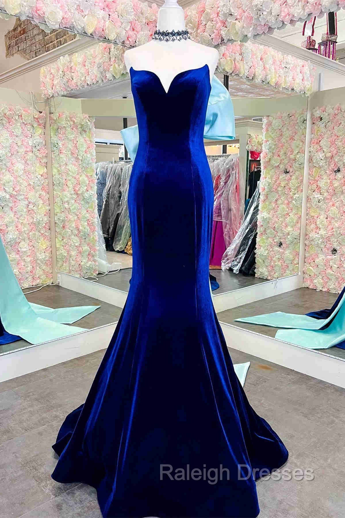 Fitted Mermaid Royal Blue Velvet Prom Dress With Bow