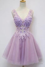 Floral A-Line V-Neck Knee Length Tulle Homecoming Dresses With Appliques