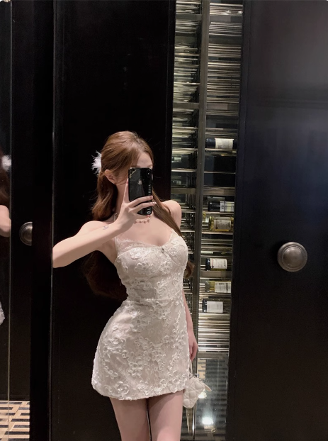 French Lace Halterneck Slim Fit Hip Camisole Homecoming Dress Secondary image