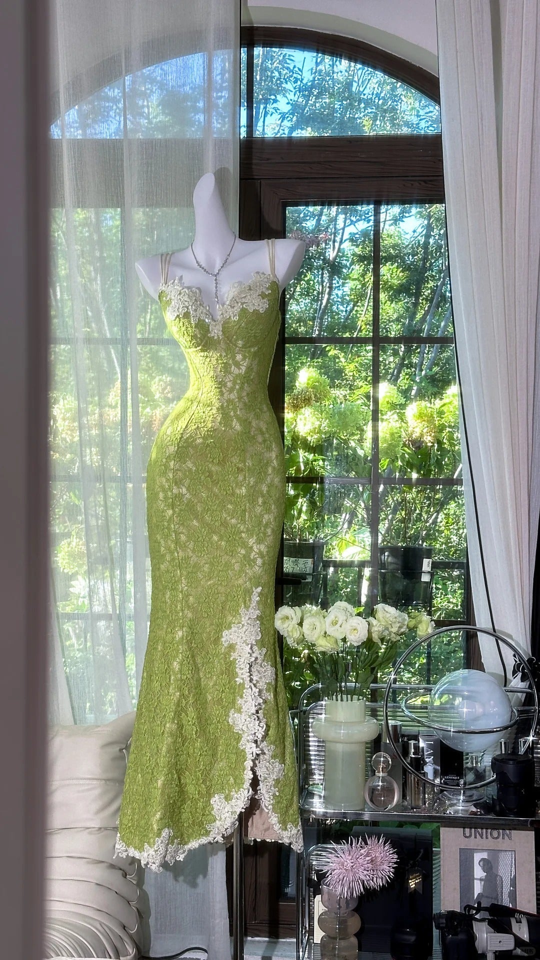 Fresh Green Mermaid Strapless Backless Criss-Cross Lace Long Formal Prom Dress Main image