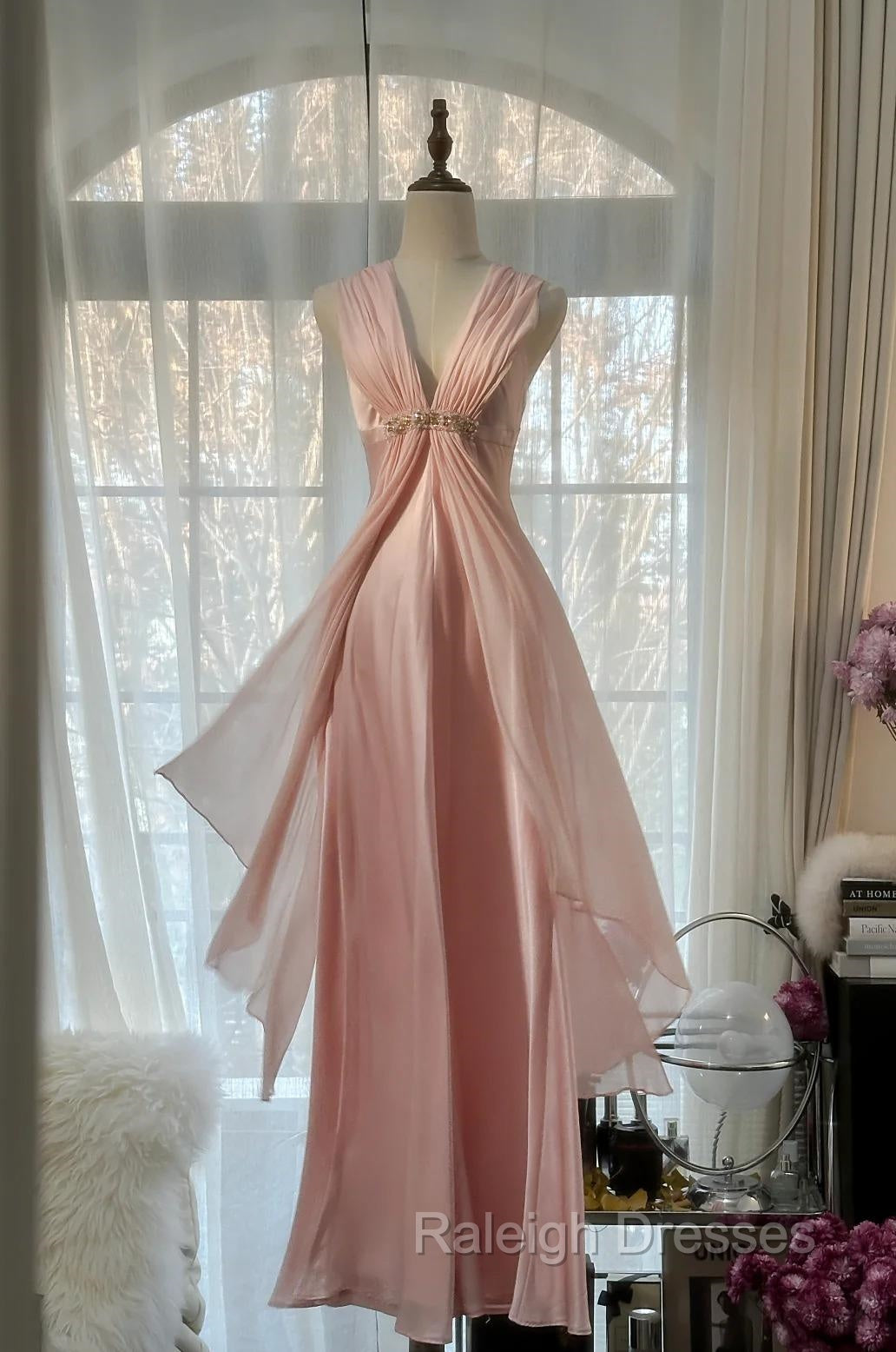 Gentle Pink Sheath Chiffon Ribbon V-Neck Simple Prom Dress