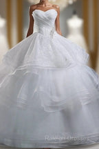 Glamorous Ball Gown Sweetheart Organza Wedding Dress With Lace